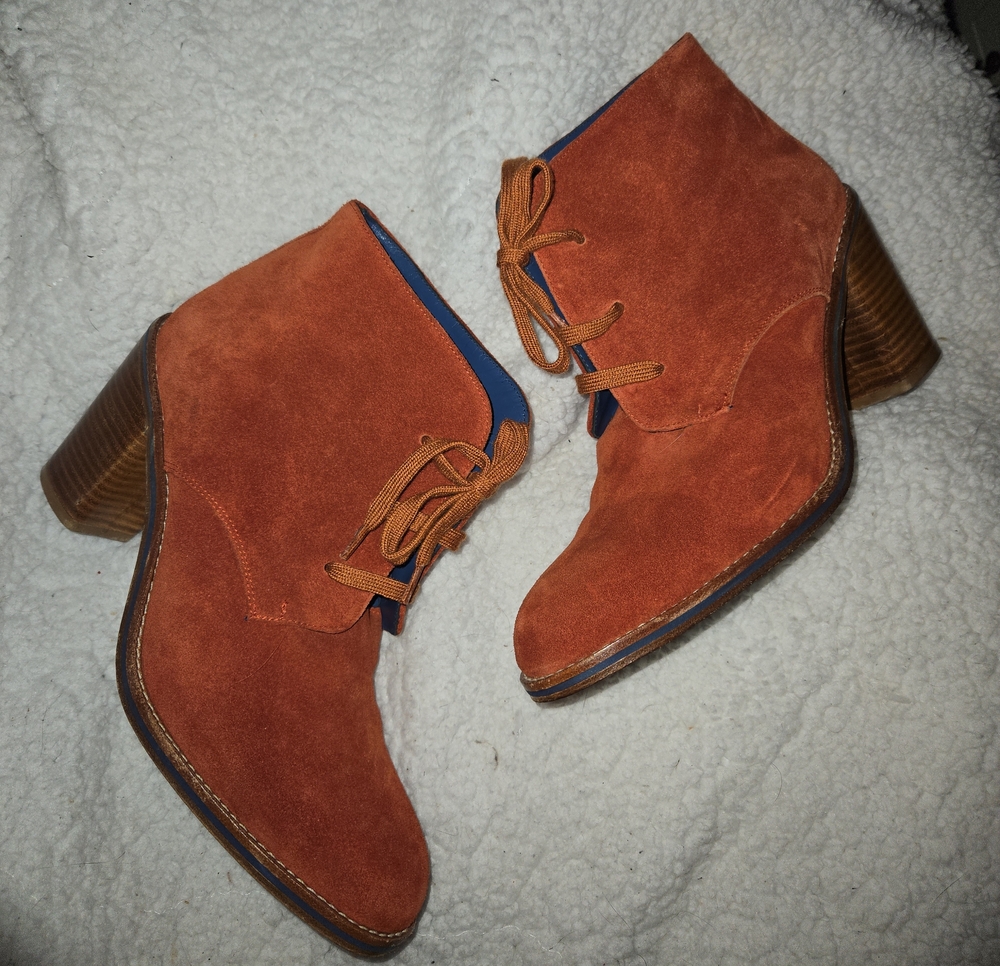 LO.E Accessories Size 39 Burnt Orange Suede Booties